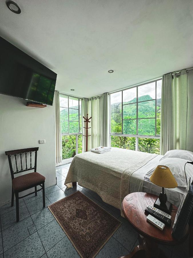 Albergue Turistico Gstir Pozuzo Extérieur photo